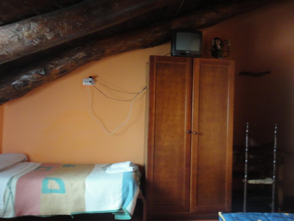 Hostal Venta Liara Allepuz Quarto foto